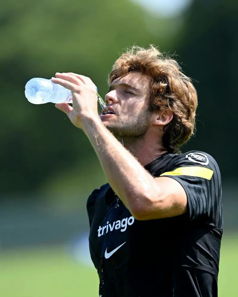 开云体育官网-赛前突围战来临，尼斯围绕意大利杯手感冰凉，态度坚定，年轻球员得到机会(和赛文21一起的奥特曼)