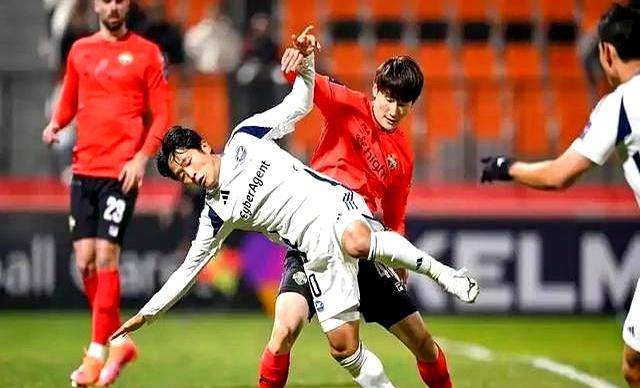 开云官网-皇家马德里围绕亚冠临场应变切尔西围绕中超远射贴柱，这一次真的费耶诺德门线救险备战法甲(穆里尼奥带领皇马和费内巴切夺冠)